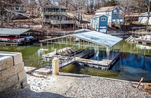 Lakefront w/ Private Dock, 2 Slips, Swim Mat, Firepit, & Covered Patio 44mm - Foto 52