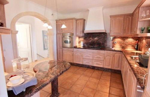 villa Pinosol con vista al mar - Foto 9