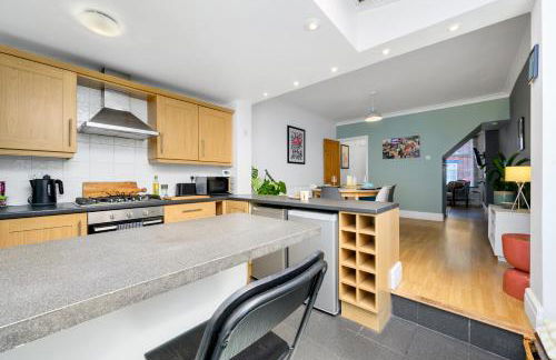 No24Sandbach - Home from Home - Exclusive Dog Friendly House & Garden - Photo 35