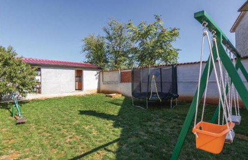 Three-Bedroom Holiday Home 0 In Zminj - Photo 34