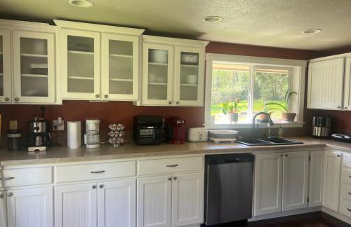 Serene Cottage in the Woods - Photo 16