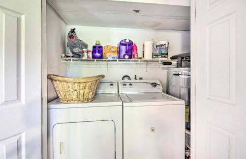 Charming Farm Cottage with Fire Pit and Grill! - Foto 22