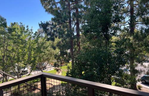 Near Stanford Luxury Retreat 1 Gigabit Fast WiFi Two Car Garage Masterbedroom King Size Bed Walk-in Closet and Walk-in Shower - Foto 33