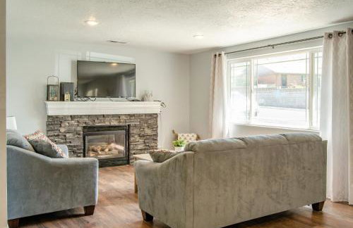 Never Stop Exploring- 3 bedroom 2 bath home of duplex, close to Zion, Bryce, and Brianhead - Foto 1