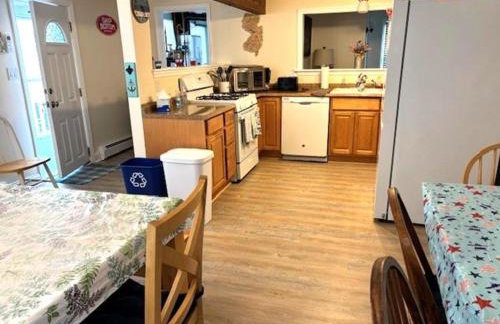 Just Moments From The Causeway Bridge This Charming Spacious Five-Bedroom 2 Bath Home Is Located In Ship Bottom On The Island Of Lbi Wifi - Foto 8