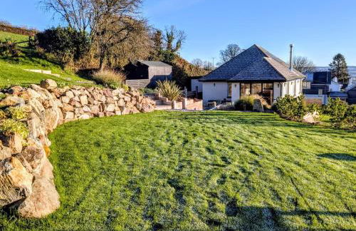 Fresh Modern Home, Stunning Views, Great Location - Foto 23