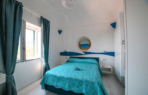 Admiring Amalfi - Photo 27