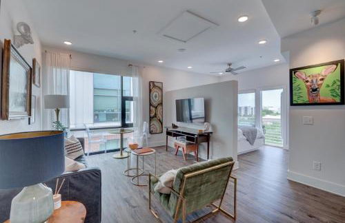 The Hive Adjacent 3rd Floor, 301 King & 302 Balcony - Photo 33