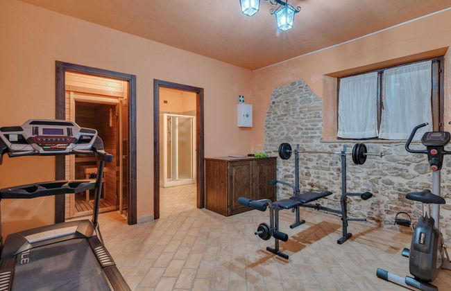 Villa in Piandimeleto With Pool & Sauna - Foto 31