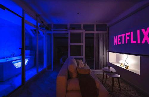 Suite Balnéo hydromassage et rétroprojecteur - Foto 24