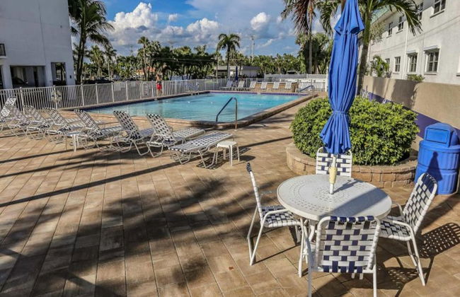 Sunset Fort Myers - Photo 20