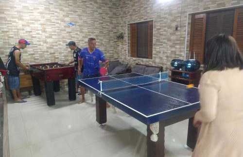 Piscina aquecida, 3 dorms ar condicionado, Cervejeira e Bilhar, a 500 metros do Mar - Foto 23