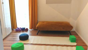 Golden Home with Barbecue, Yoga, Football Table - Photo 3