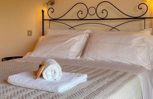 Private Pool & Jacuzzi with View by Host Hero - Foto 13