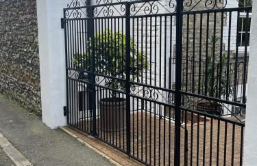 2 Bedroom Basement Apartment in Georgian Townhouse - Photo 11