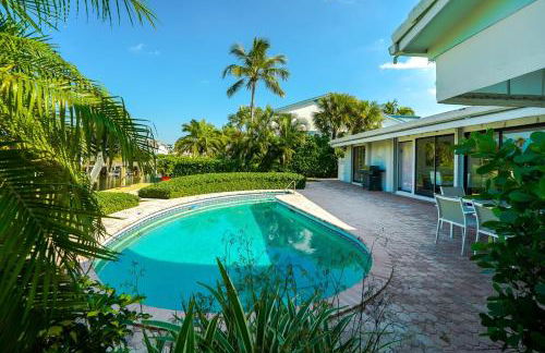 Waterfront Luxe 3BR, Pool, Hot Tub & Dock - Foto 41