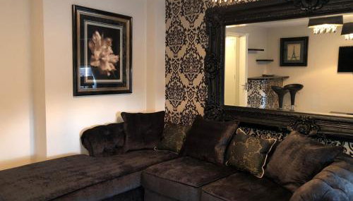 2-Bed Hillside House - Sleeps 4 Garden & Parking - Foto 2