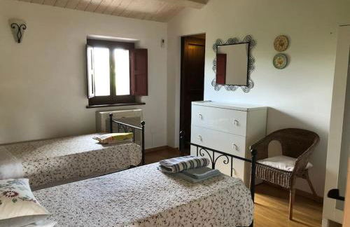 Casa San Pietro, restored farmhouse with pool - Foto 17