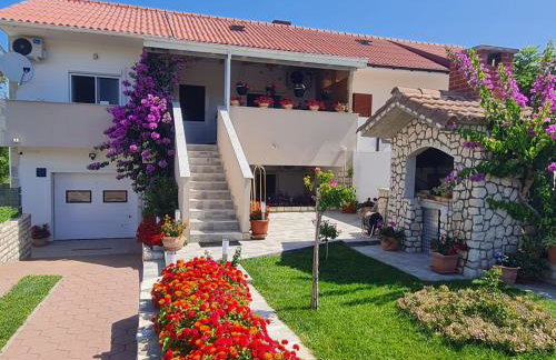 Apartman "Flower Garden" - Foto 7