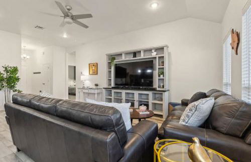 NEW Temple House - 12PPL - Families, Groups, Insurance - Quiet Street, 5 Mi To Meta, BS&W, UMHB Pets OK, FAST Wi-Fi FREE Parking - Professionally Managed By Stay Albatross Furnished Rentals - Foto 13