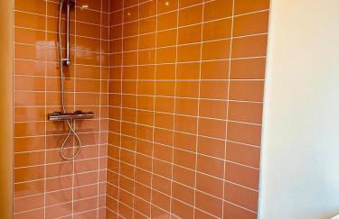 LivinSpace- Modern and spacious 2 bed flat in Central Sutton - Foto 9