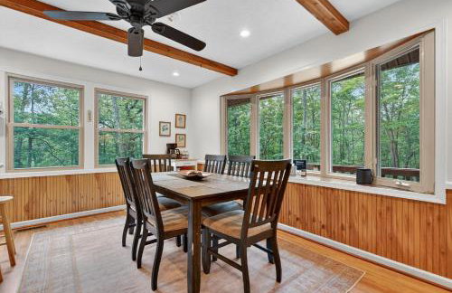 20 acres w Private Pavilion, Fireplace & Fire Pit - Foto 21