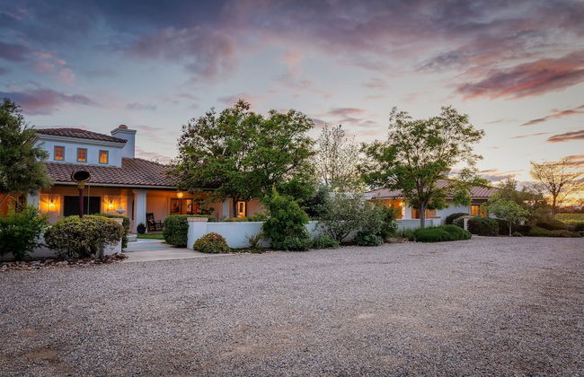 Wellsona Vineyard Retreat Pool Hot Tub Views Main Home Guest Home - Photo 49