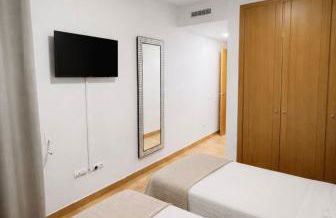 Schöne Unterkunft mit Pool und Terrasse. - Foto 25