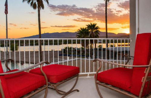 RIVERFRONT RUBY RED HOME WITH PRIVATE DOCK & View - Foto 14