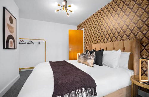 Stylish Four Bedroom House - Garden - Parking - Great Barr 110F - Foto 17