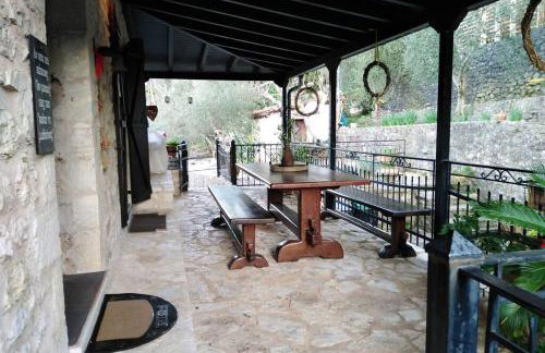 Levantes Mansion - Photo 8