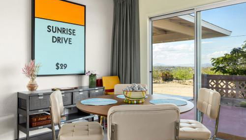 Mid Century Vibes - 2 Min to JTNP - Retro Dive Bar - View - Foto 5