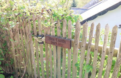Bee Garth - Foto 25