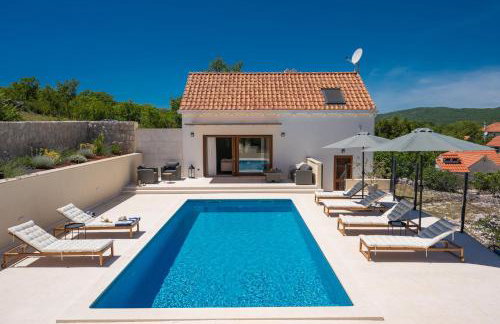 Unique Villa Pietra with heated private pool - Foto 3