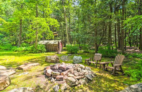 Secluded and Quiet Pocono Mountain Cabin with Hot Tub! - Foto 25