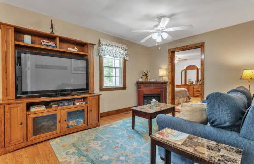 Cozy Bungalow Just Minutes from Mystic, Westerly Beaches, Boating and Casinos! bungalow - Foto 28