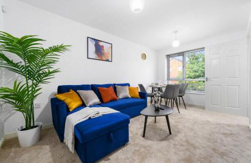 Superb Two Bedroom House Near Etihad & Coop Live - Free Parking - Foto 4