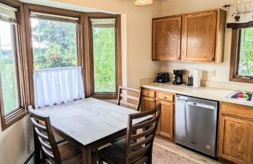 Spacious Downtown 2-bdrm Apartment - Photo 40