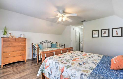 Lakefront Eatonton Home Boat Dock and Fire Pit - Foto 11