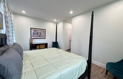 LUX Spacious Townhouse 4BR in DC - Photo 19