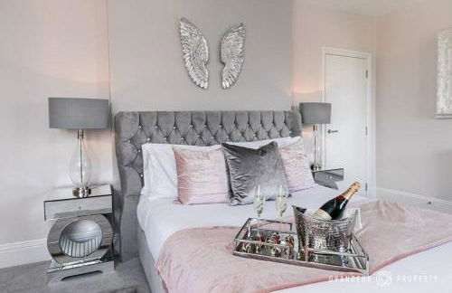 Central Park Suite by Grandeur Property - Photo 20