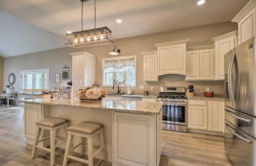 Upstate Hideaway with Hot Tub, 13 Mi to Malone! - Photo 11