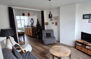 Entre les places, spacieux, calme, idéalement situé parking gratuit - Foto 3