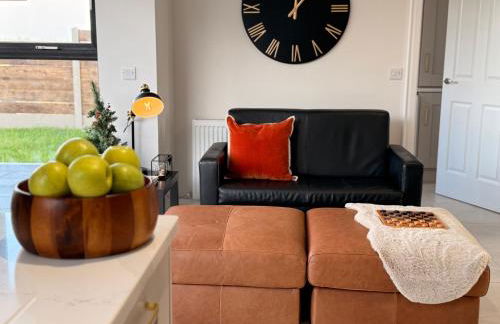 Modern Entire Home steps from the Train Station - Foto 9