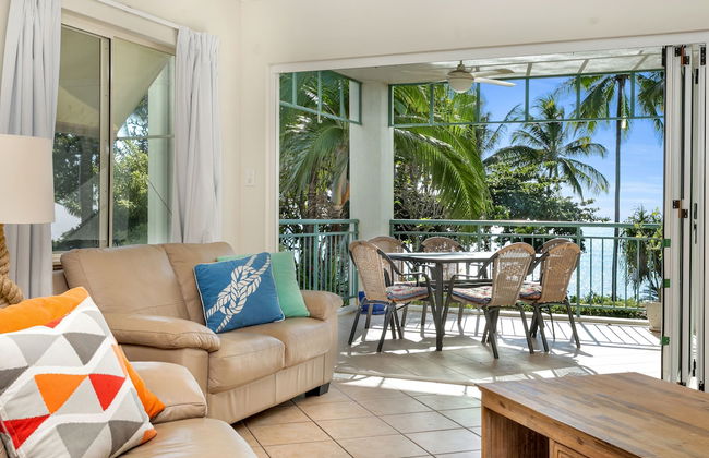 Beachfront Bliss 3-bedroom Apartment with Sea View 4 - Foto 9