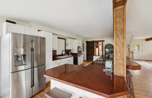 5-Acre Retreat Private Pool Outdoor Bar Fishing Pond & Game Room - Foto 31