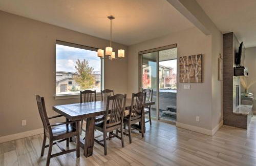 Modern Huntsville Resort Retreat with Deck and Hot Tub - Foto 8