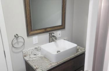 Midtown Get Away - Photo 14