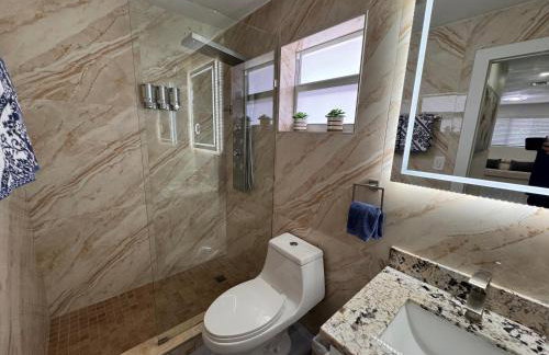 Stylish 2 Bedrooms Apartment by Miami Airport - Photo 4