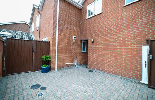 Fennec Apartments - Photo 5